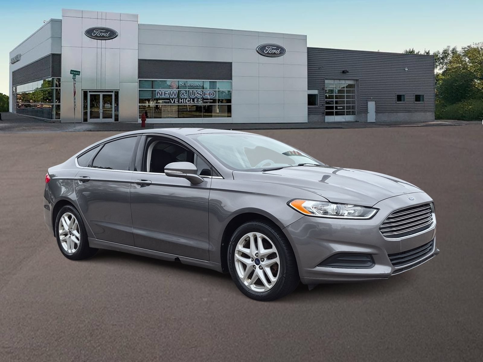 Used 2014 Ford Fusion SE FWD image 2
