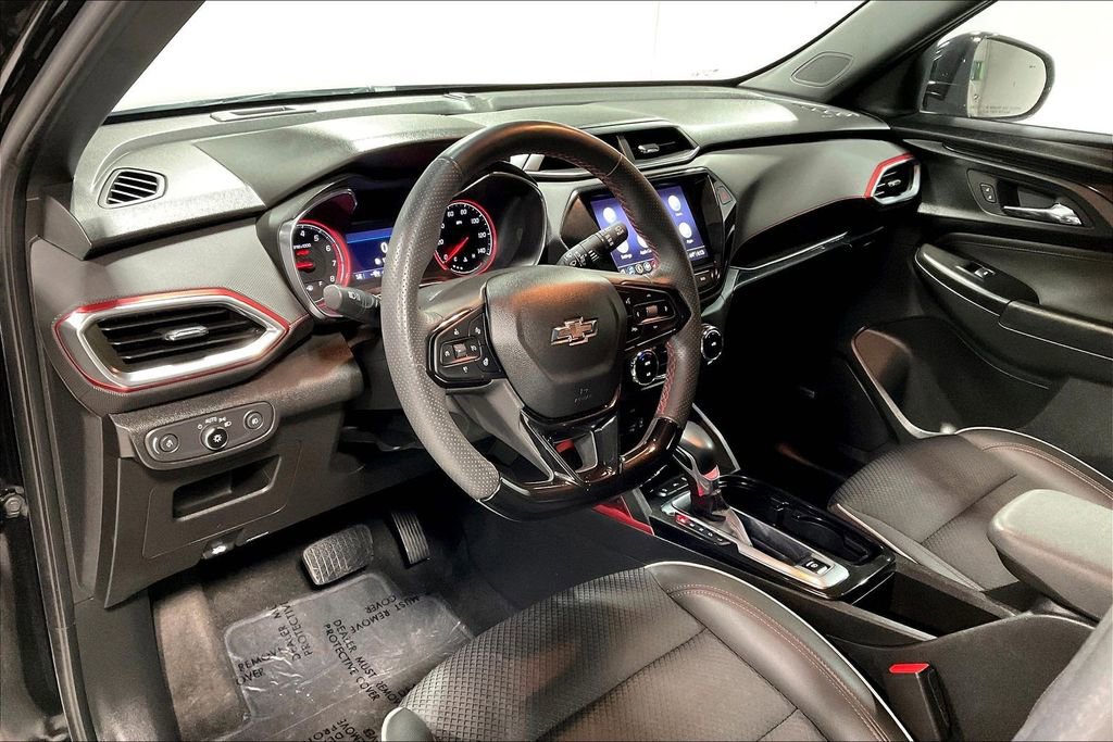 Used 2023 Chevrolet TrailBlazer RS w/ Sun and Liftgate Package image 16