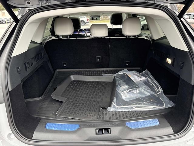 New 2026 Lincoln Nautilus Reserve w/ Jet Appearance Package image 13