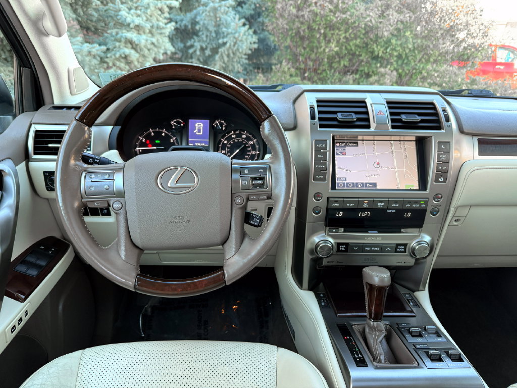 Used 2018 Lexus GX 460 Luxury AWD/4WD image 26