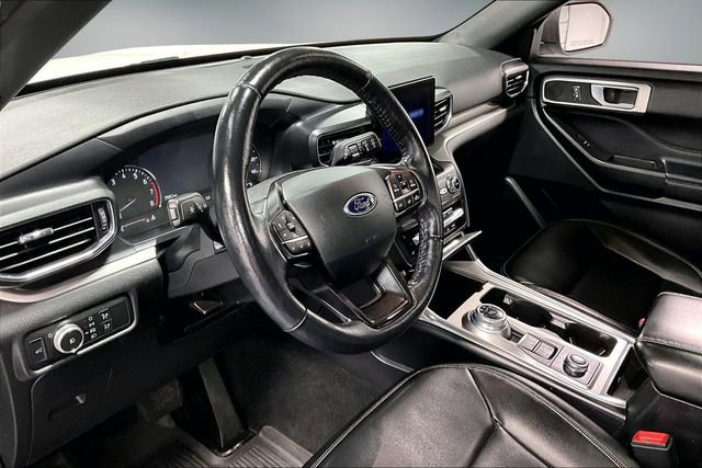 Used 2020 Ford Explorer XLT w/ Equipment Group 202A image 18
