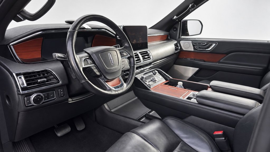 Used 2021 Lincoln Navigator Reserve w/ Luxury Package AWD/4WD image 9