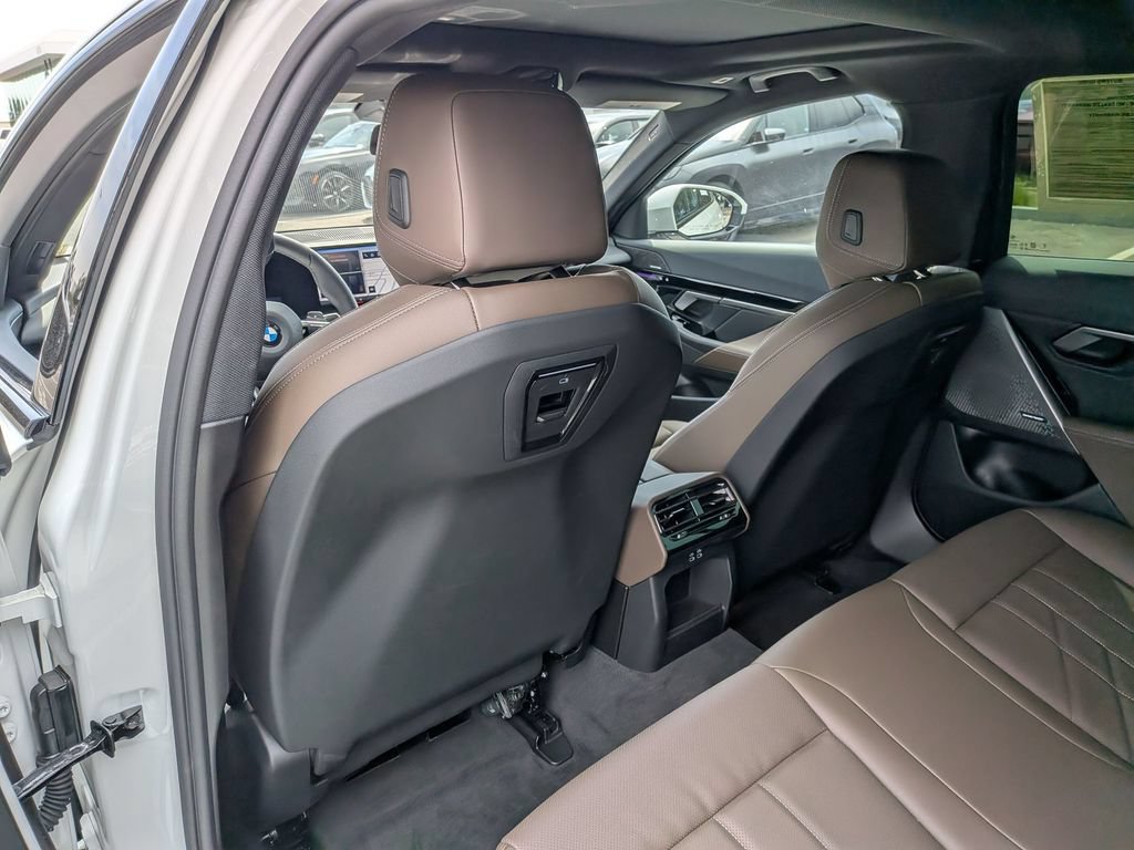 Certified 2026 BMW 530i w/ M Sport Package RWD image 32
