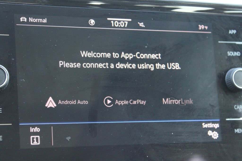 Used 2022 Volkswagen Atlas SE image 38