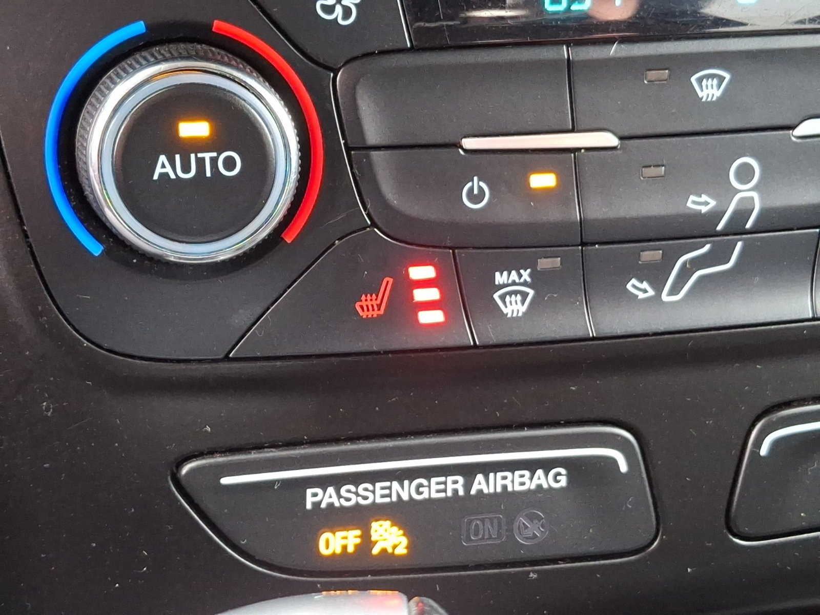 Used 2017 Ford Escape SE w/ SE Leather Comfort Package AWD/4WD image 24