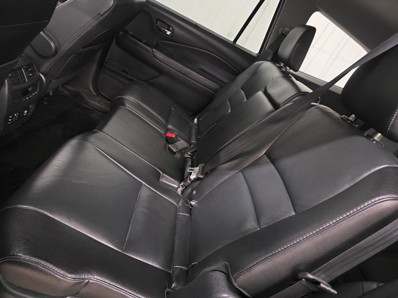 Used 2016 Honda Pilot Touring image 30