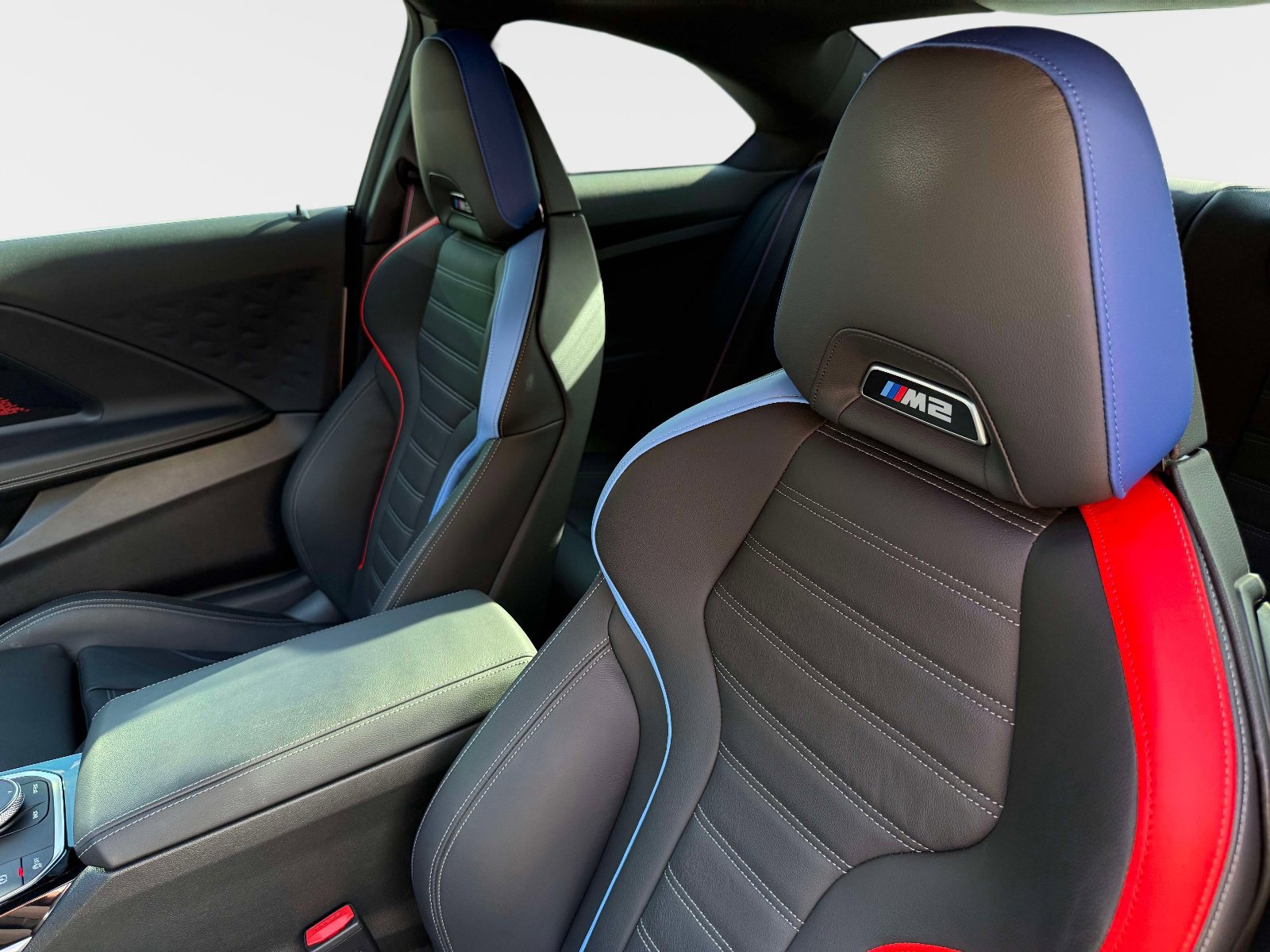 Used 2024 BMW M2 w/ Lighting Package image 34