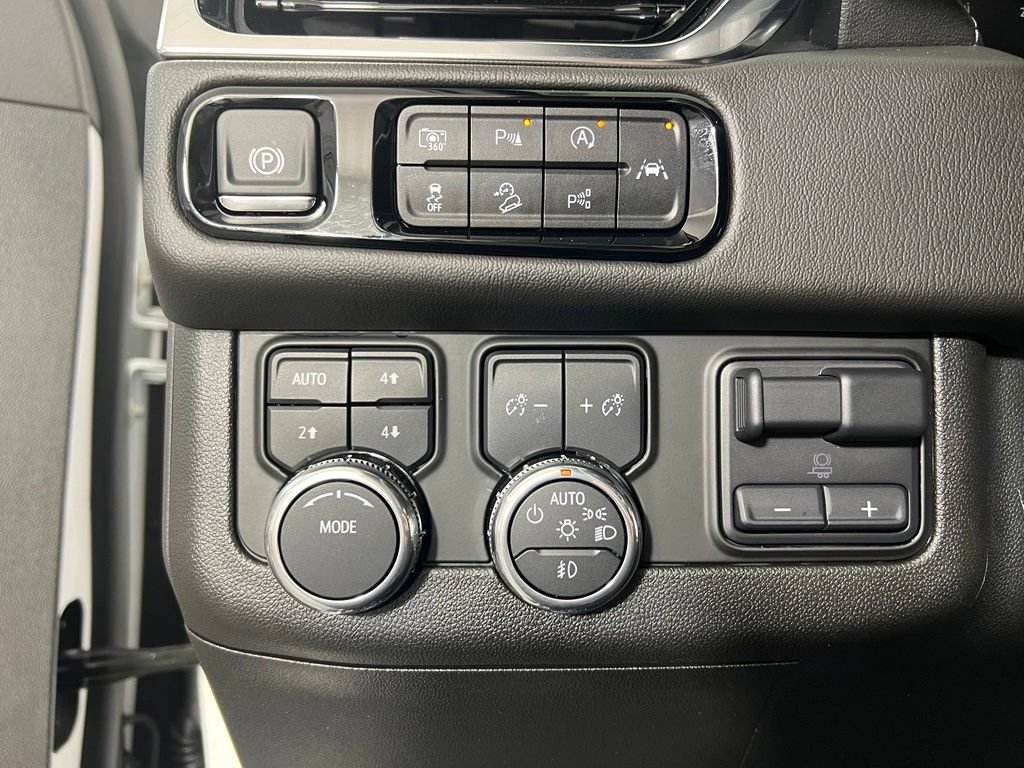 Used 2025 GMC Yukon XL Denali w/ Denali Reserve Package AWD/4WD image 44