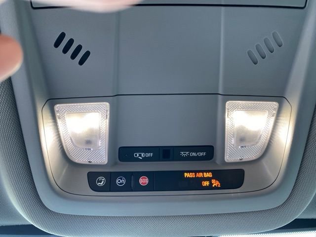 Used 2023 GMC Acadia SLE image 16