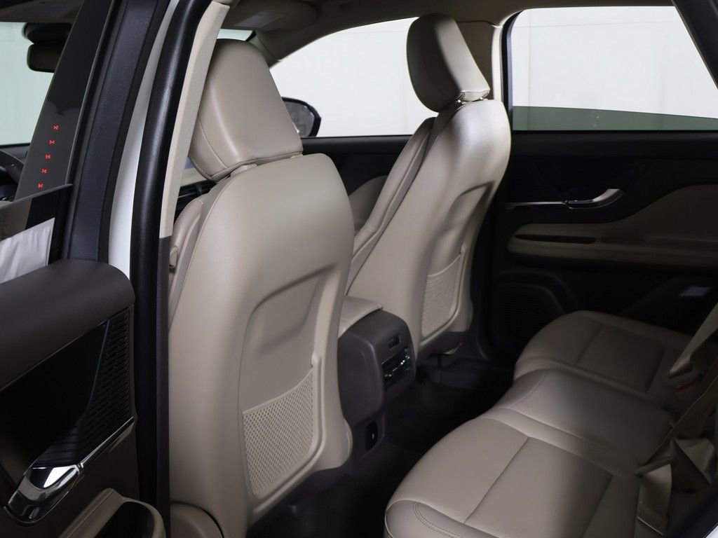 Used 2022 Lincoln Corsair FWD w/ Premium Package image 30