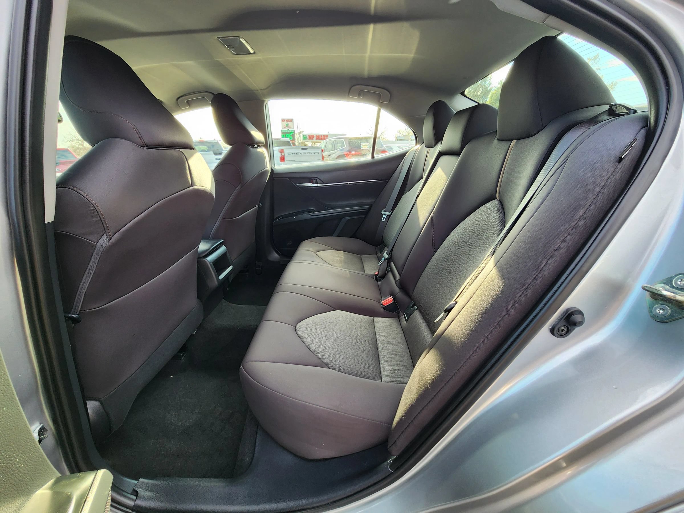 Used 2020 Toyota Camry LE FWD image 18