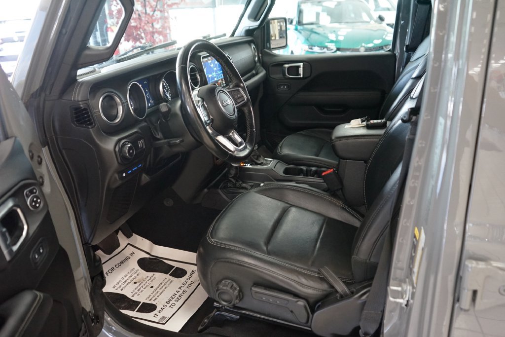 Used 2023 Jeep Wrangler Unlimited Sahara w/ Cold Weather Group AWD/4WD image 25