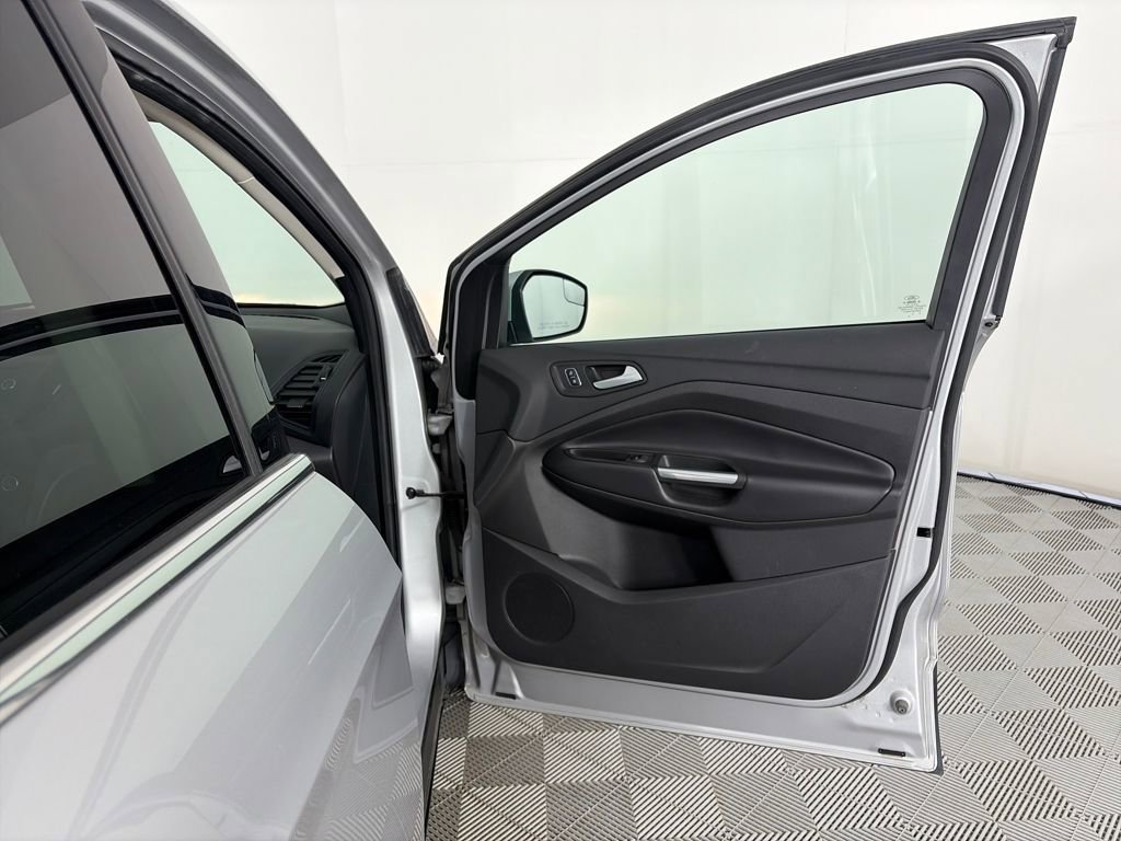 Used 2017 Ford Escape SE image 29