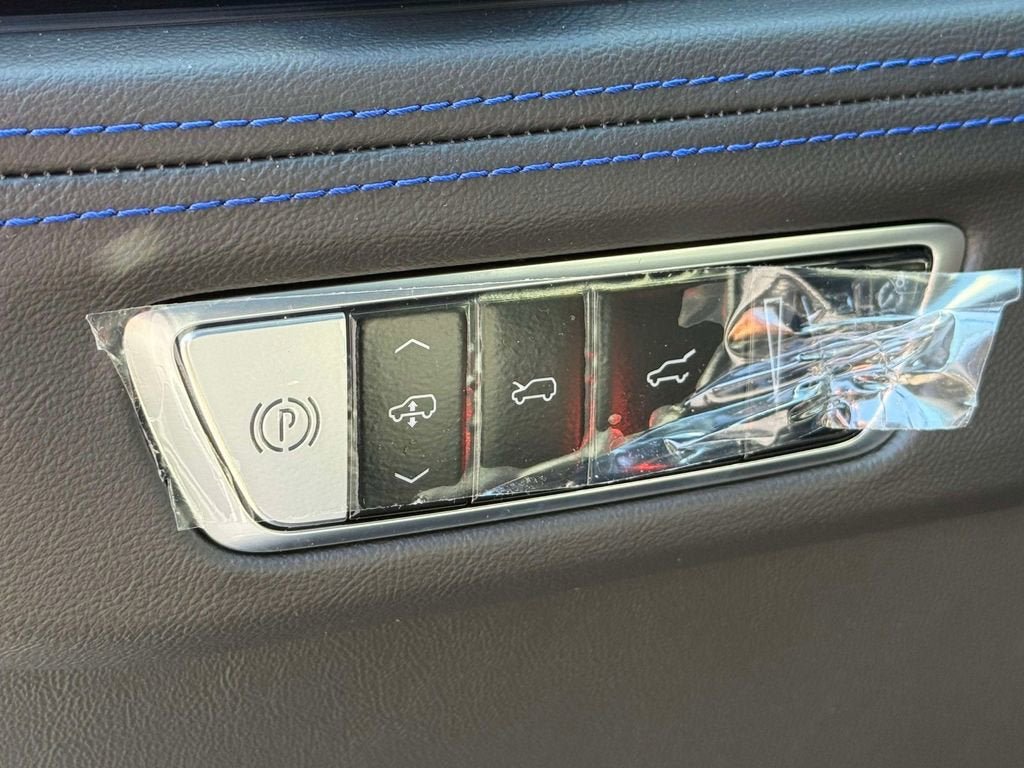 New 2025 Cadillac Escalade IQ Luxury 1 AWD/4WD image 18