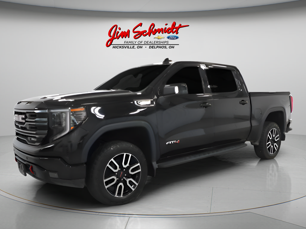 Used 2025 GMC Sierra 1500 AT4 w/ Technology Package AWD/4WD image 2