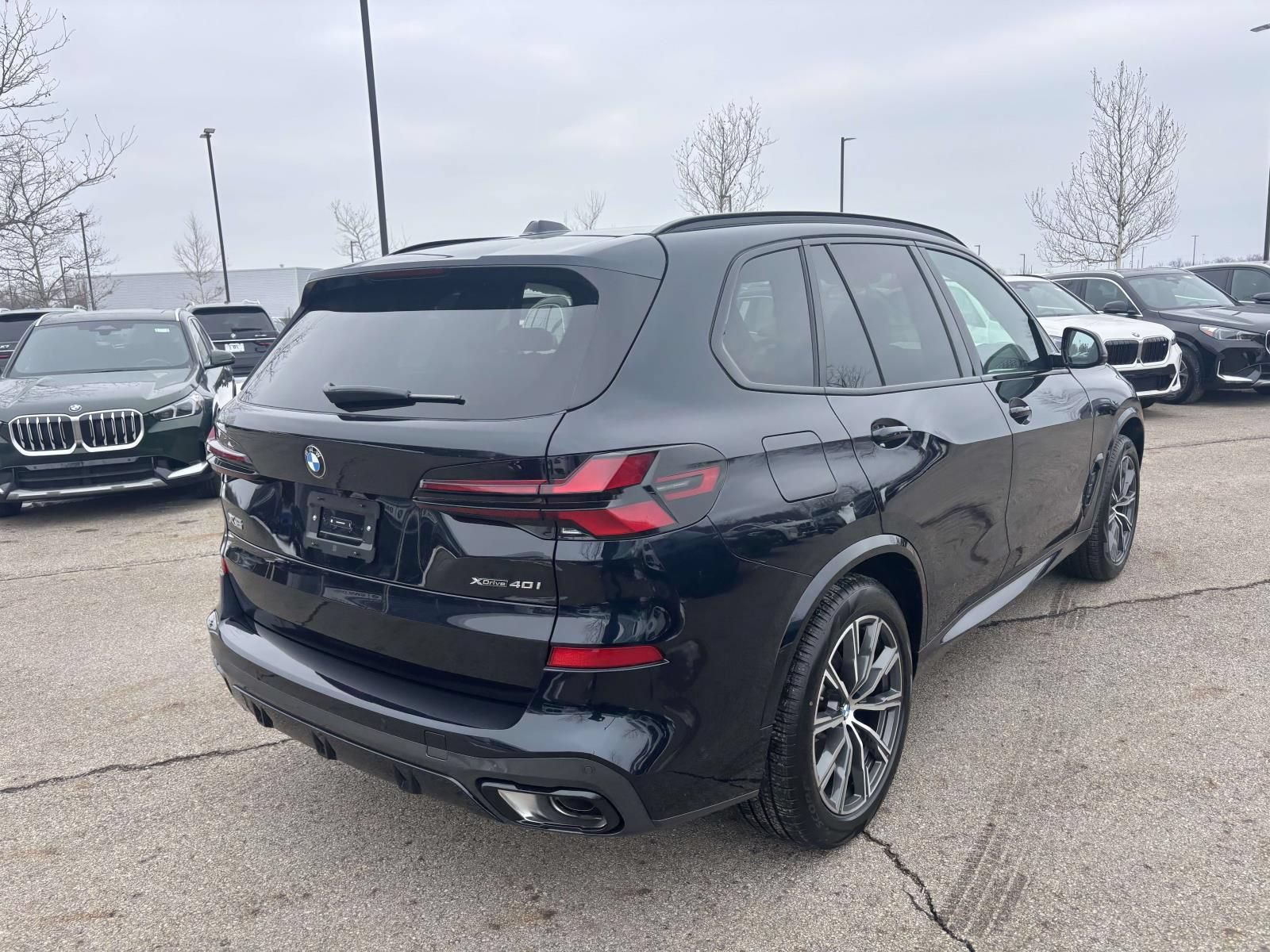 New 2026 BMW X5 xDrive40i w/ M Sport Package AWD/4WD image 7