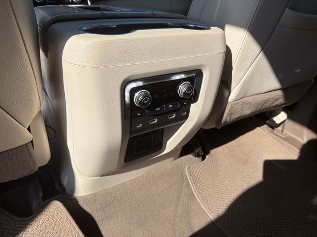 Used 2021 GMC Yukon XL Denali w/ Denali Premium Package image 22