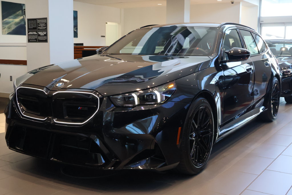 New 2027 BMW M5 Touring AWD/4WD image 2
