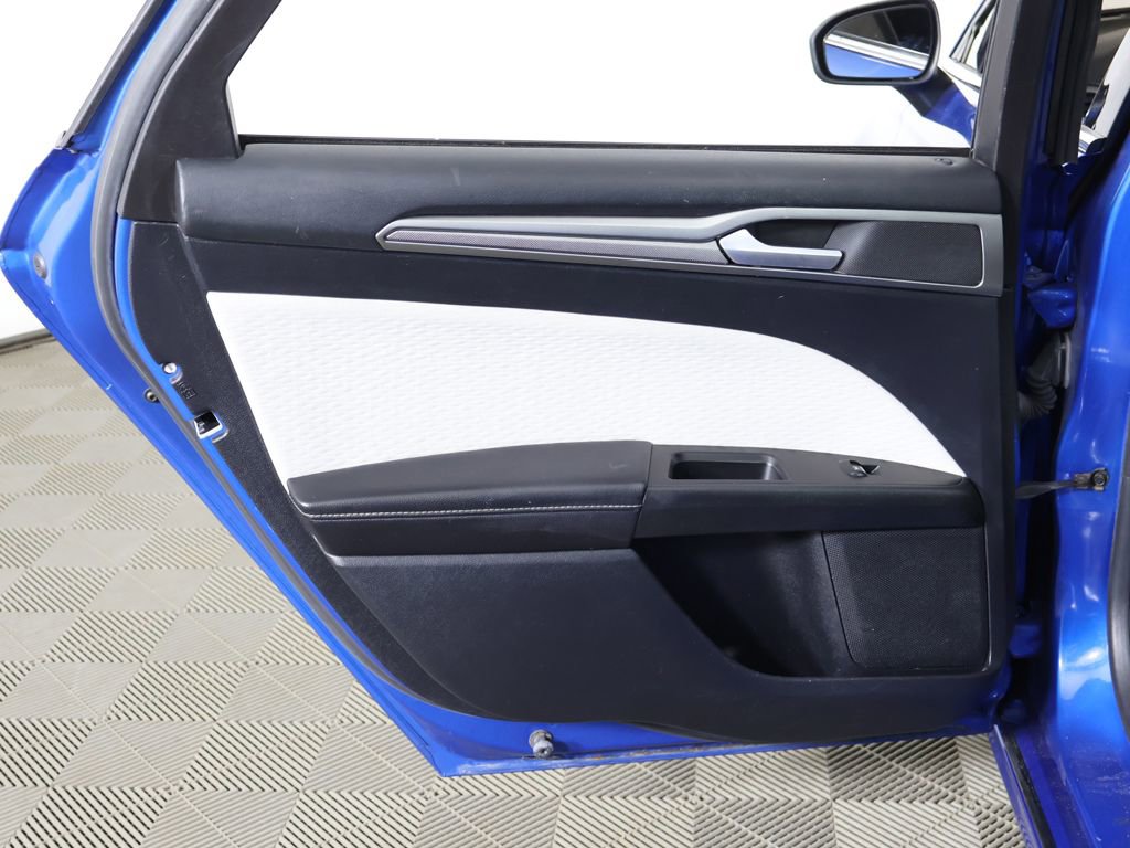 Used 2020 Ford Fusion SE w/ Equipment Group 151A image 25