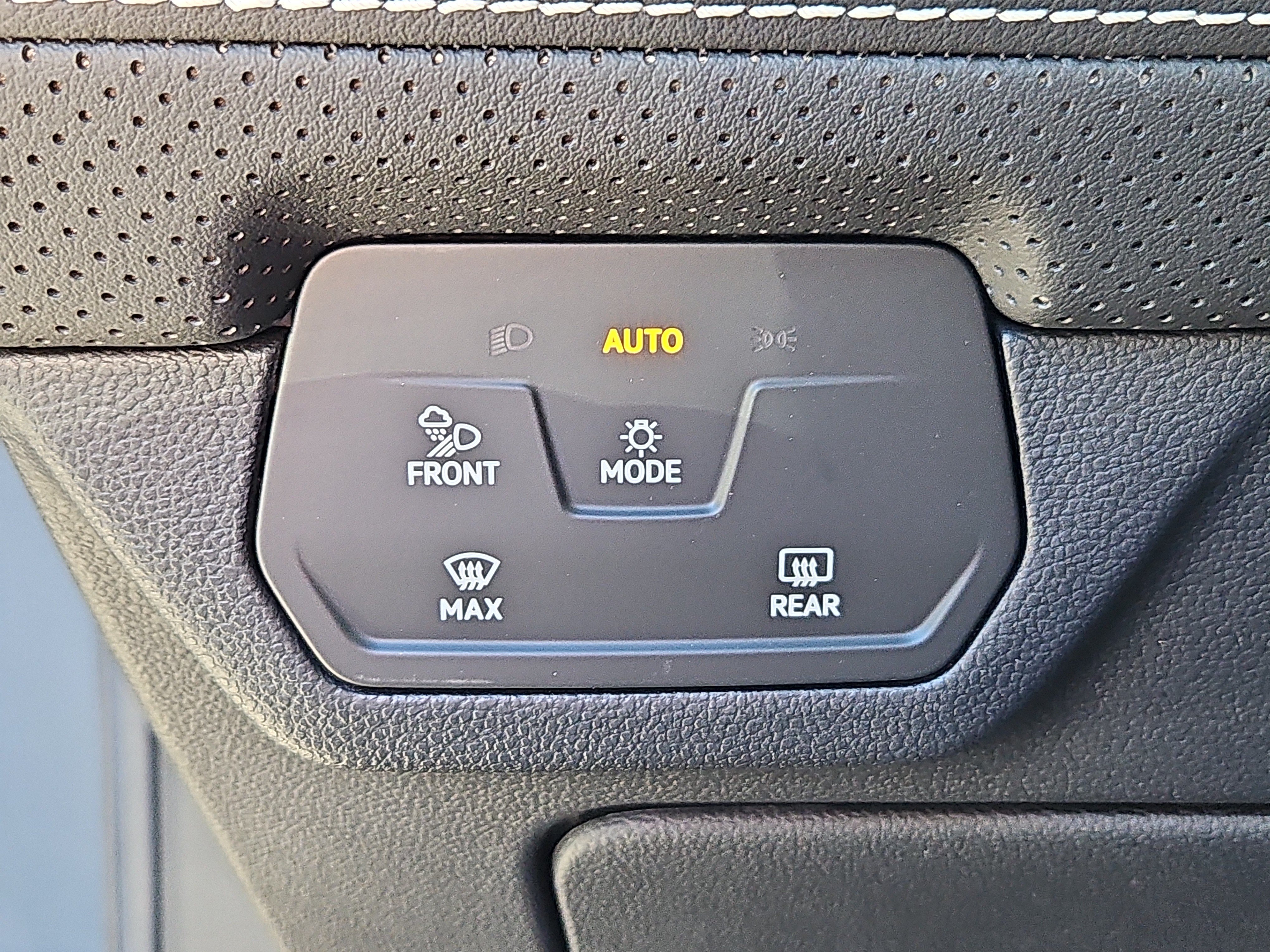 New 2026 Volkswagen Atlas Cross Sport SE AWD/4WD image 7
