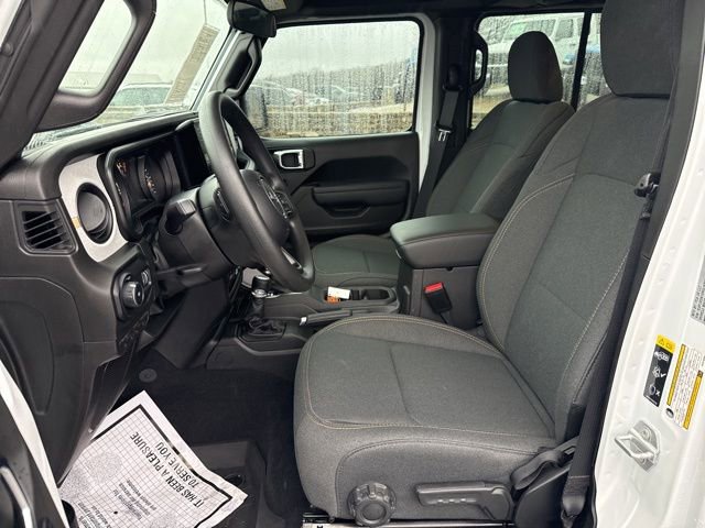 Used 2025 Jeep Wrangler Sport AWD/4WD image 2