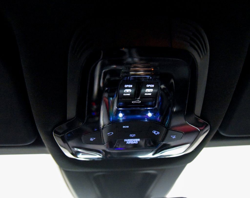 Used 2024 Alfa Romeo Tonale Ti w/ Premium Interior Package image 32