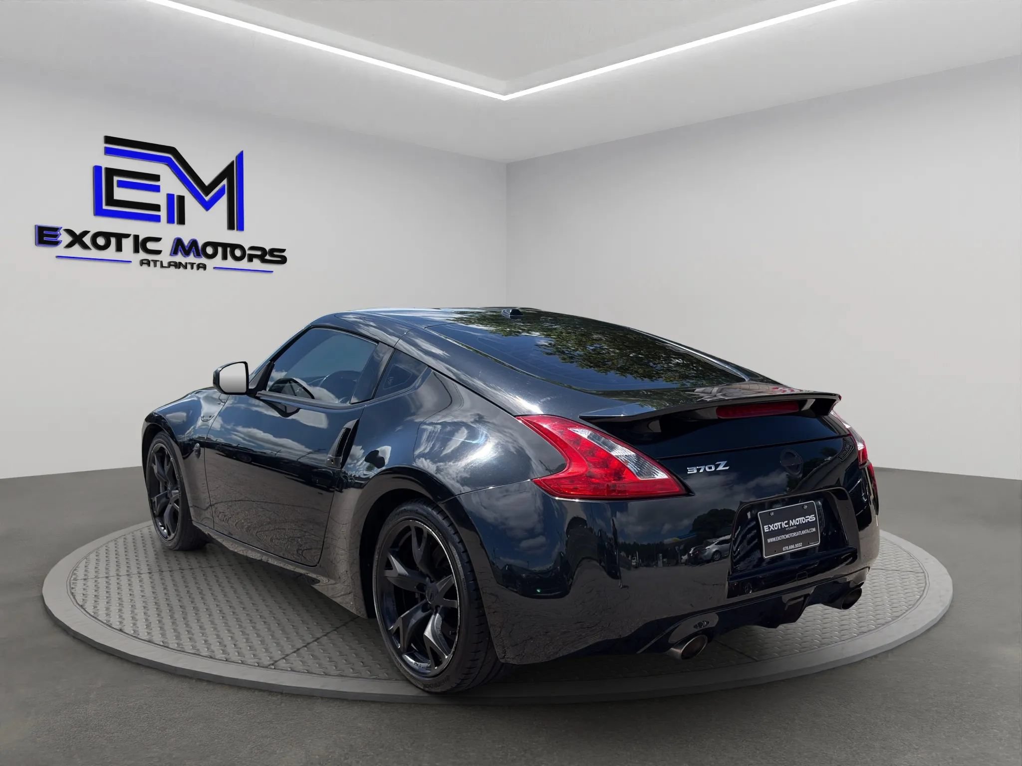 Used 2010 Nissan 370Z Touring w/ Sport Pkg RWD image 3