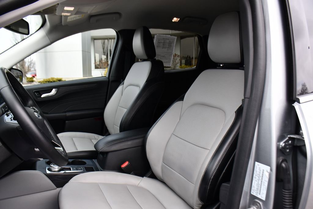 Used 2023 Ford Escape Platinum image 13