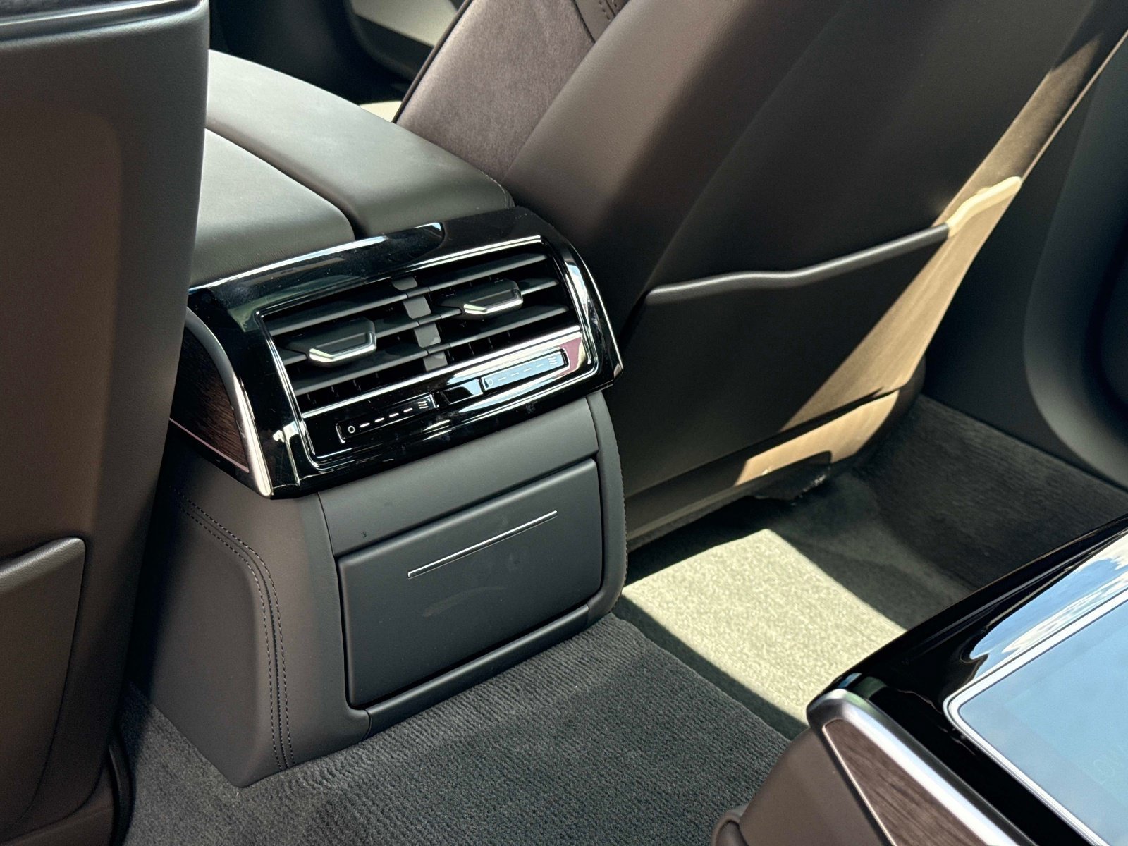 New 2027 Audi A8 L 3.0T AWD/4WD image 15