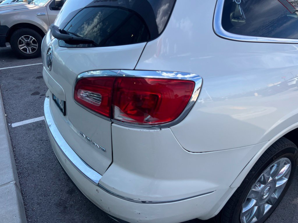 Used 2015 Buick Enclave Leather FWD image 12