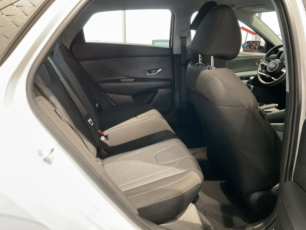 New 2026 Hyundai Elantra SE image 19