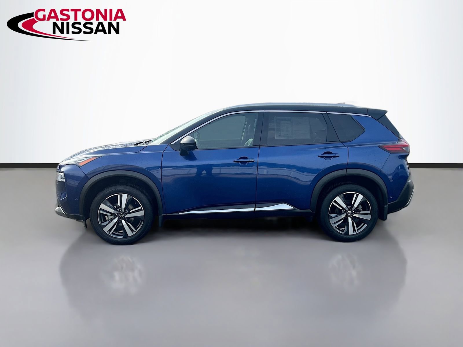 Used 2021 Nissan Rogue Platinum image 5