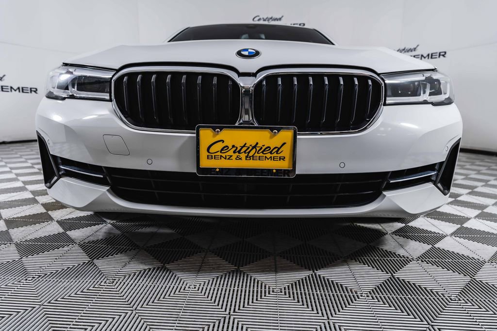 Used 2023 BMW 540i w/ Premium Package image 5