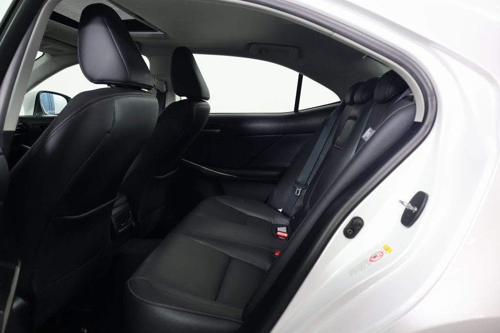 Used 2017 Lexus IS 200t RWD image 11