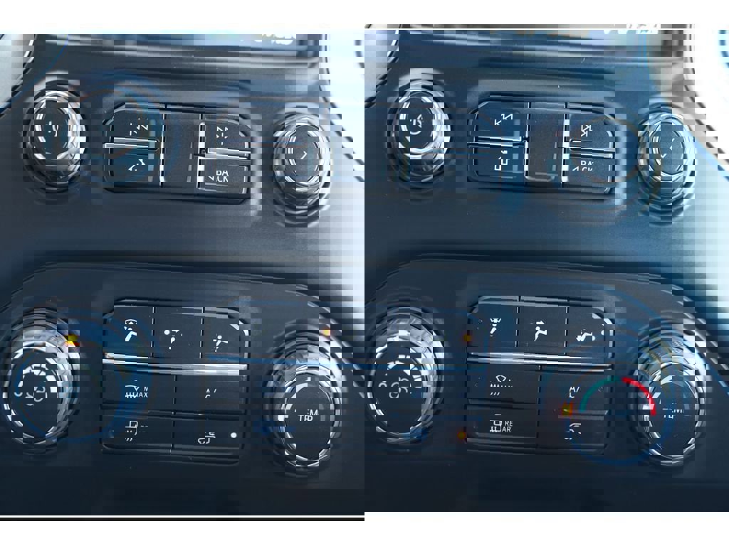 Used 2020 Chevrolet Silverado 1500 LT w/ Remote Start Package image 20