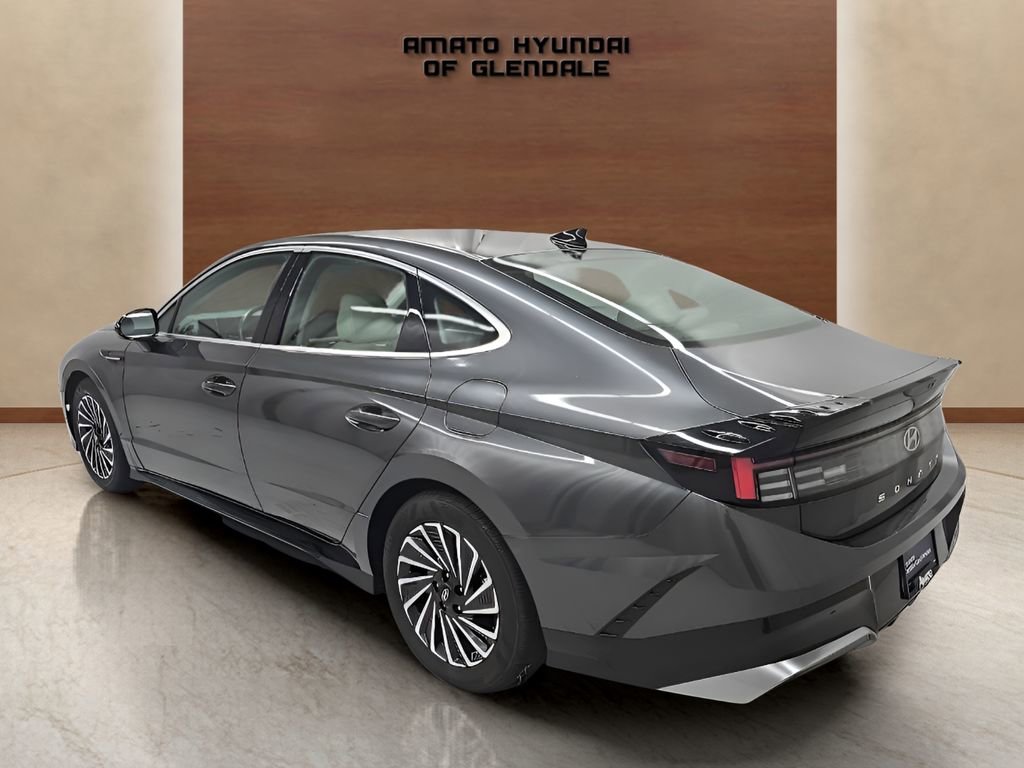 Used 2025 Hyundai Sonata SEL FWD image 4