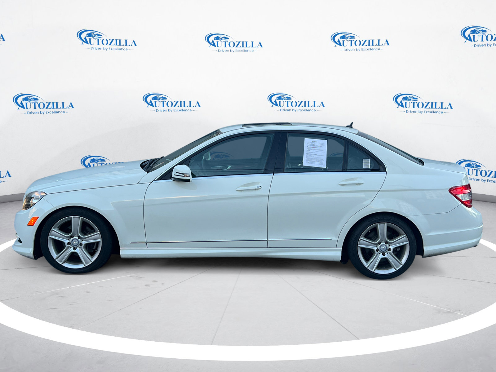 Used 2011 Mercedes-Benz C 300 4MATIC Sedan image 2