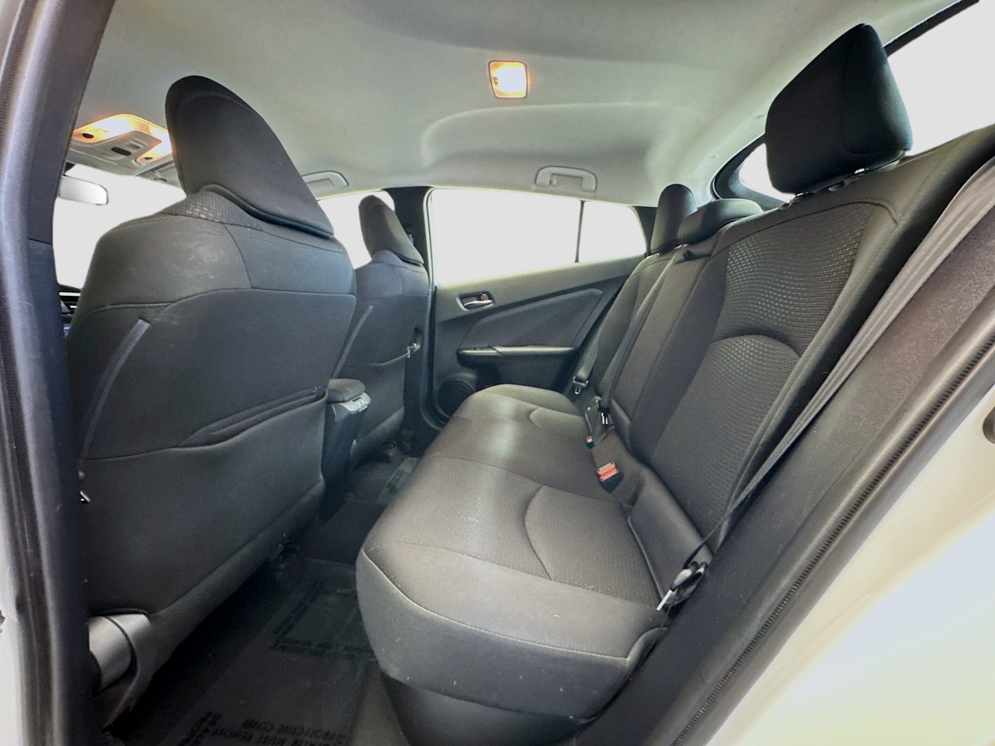 Used 2020 Toyota Prius LE FWD image 15