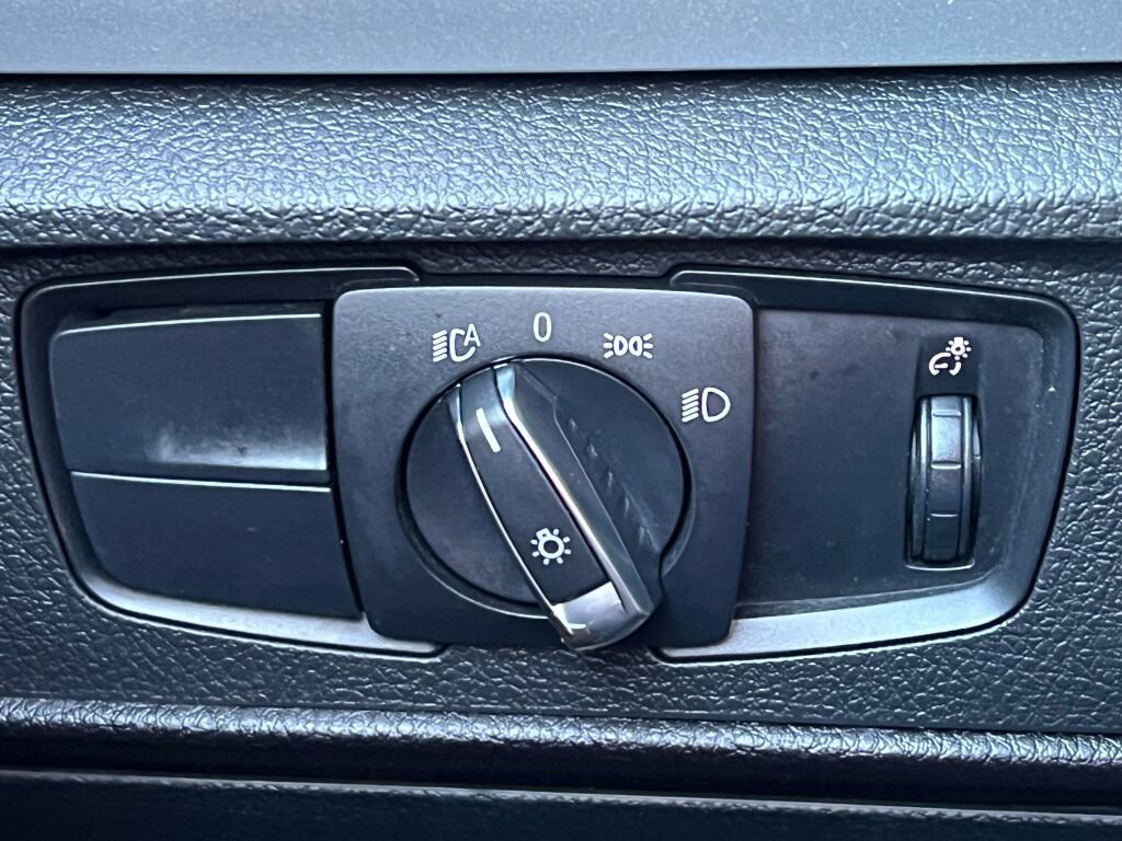 Used 2016 BMW 228i Convertible image 26