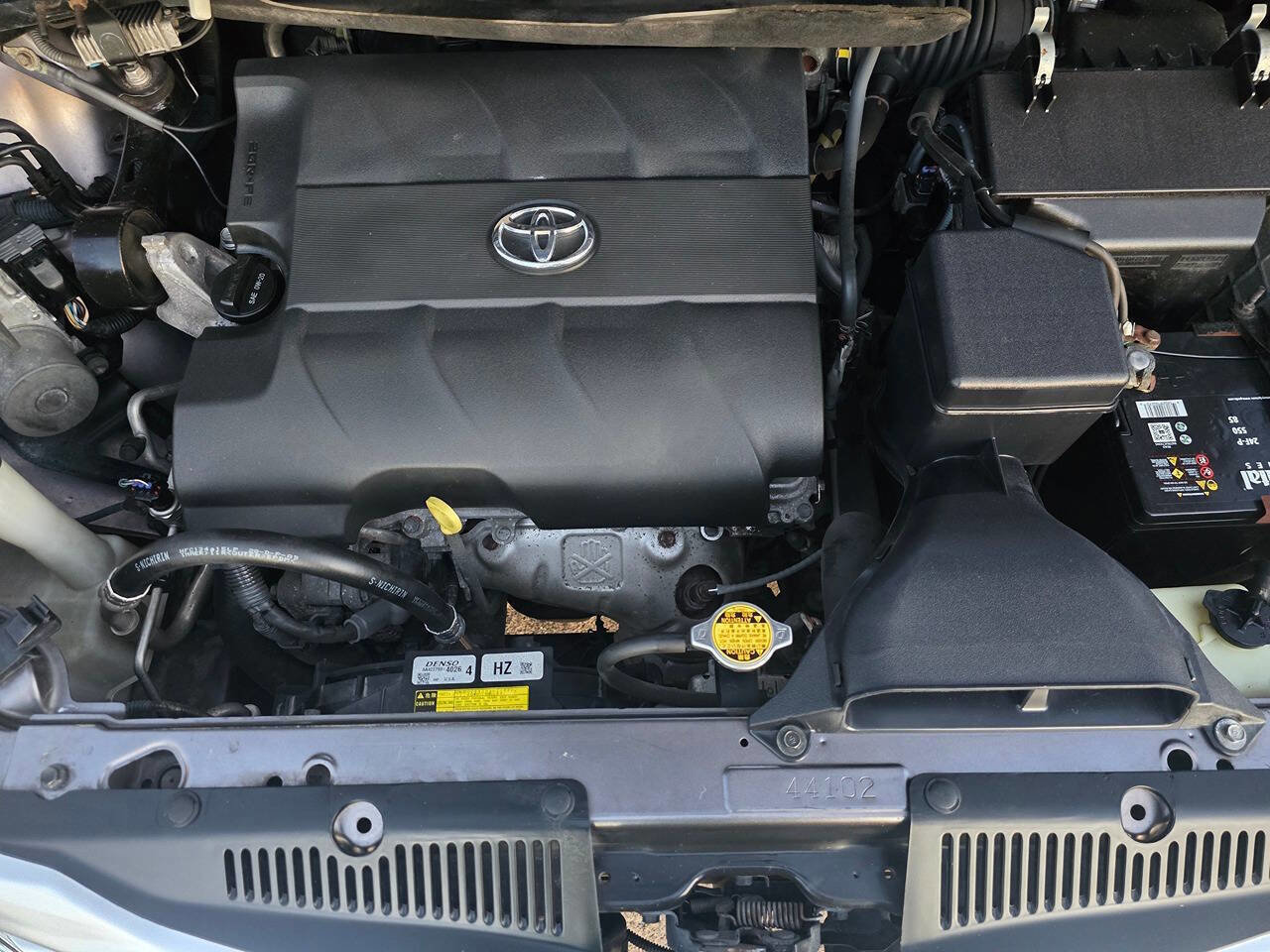 Used 2012 Toyota Sienna LE FWD image 57