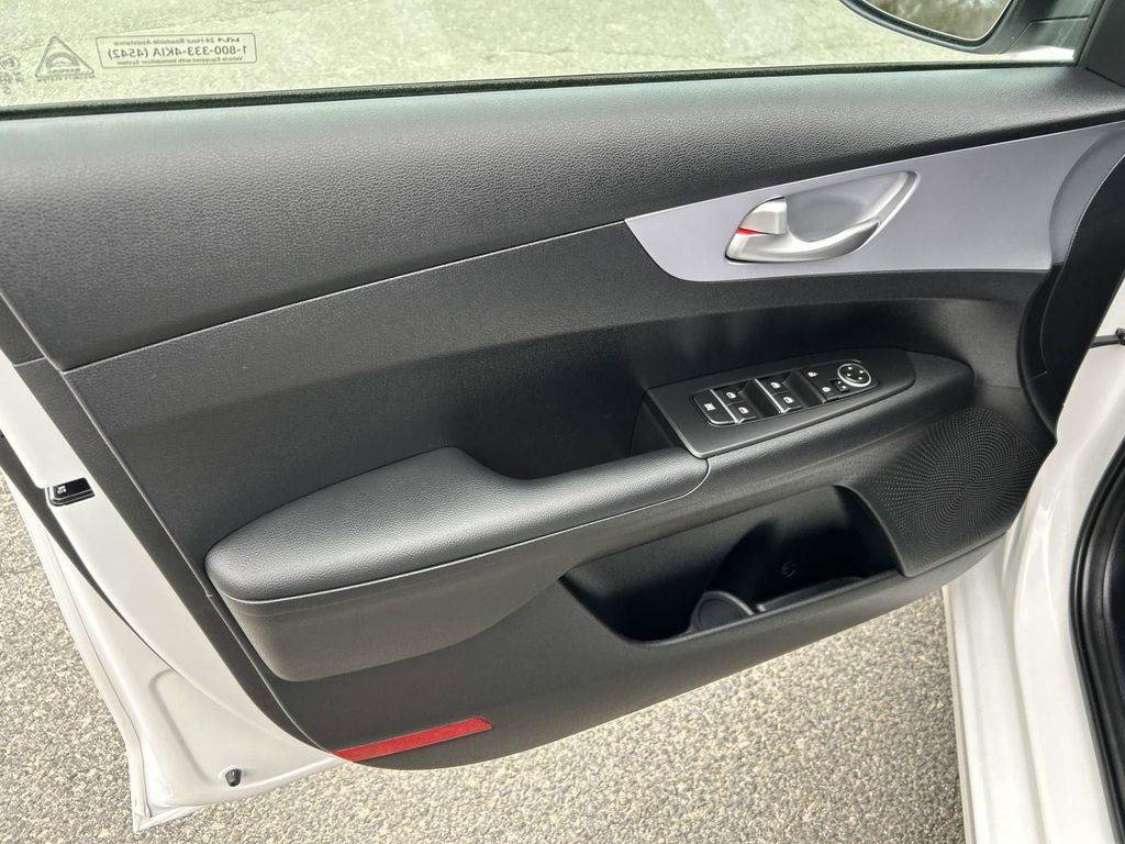 Used 2024 Kia Forte LXS image 15