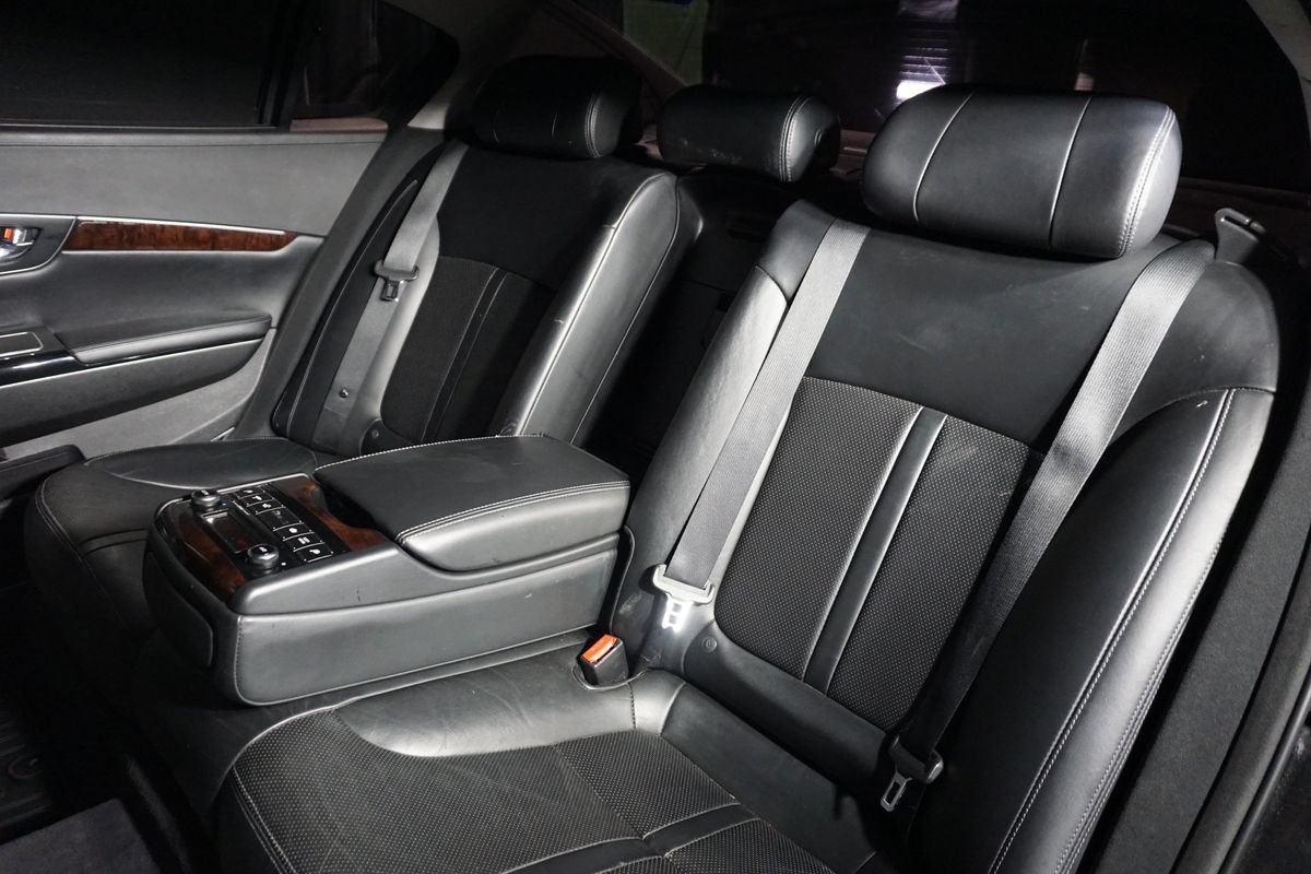 Used 2016 Kia K900 Luxury RWD image 20