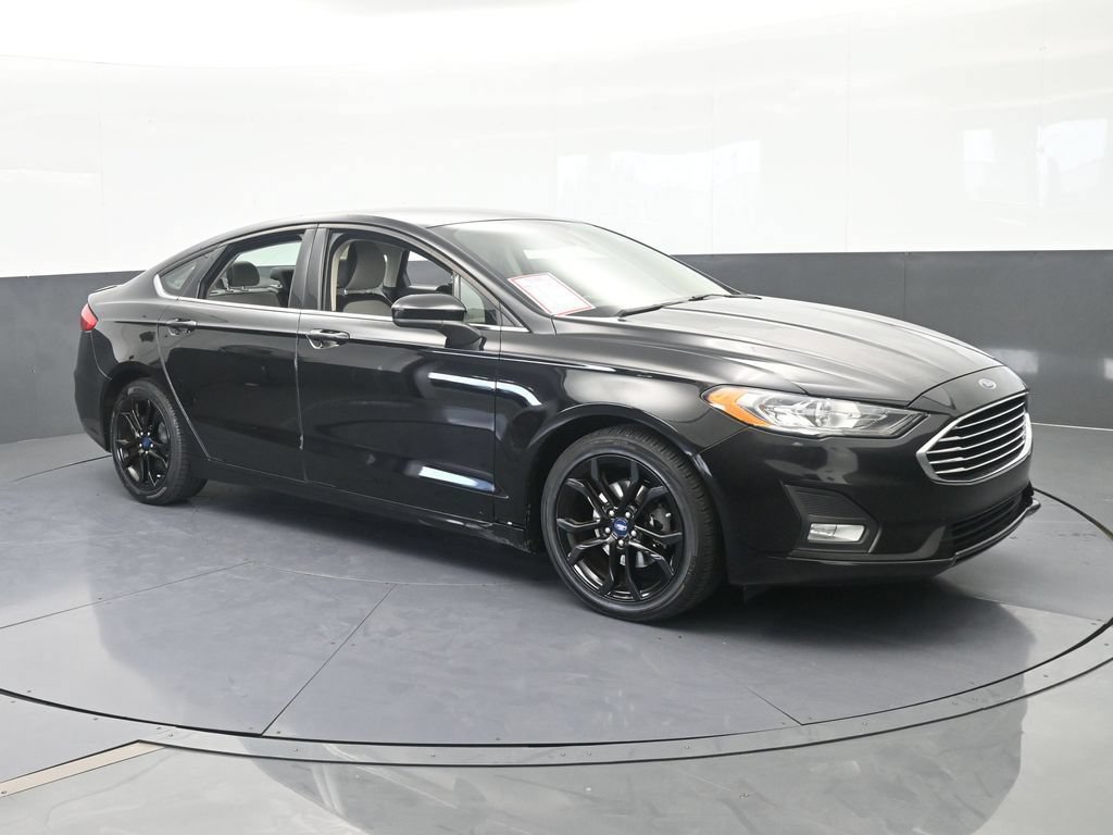 Used 2019 Ford Fusion SE w/ Equipment Group 151A FWD image 8