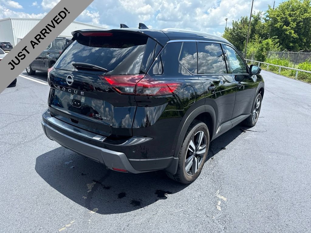 Certified 2025 Nissan Rogue SL w/ Tech Package AWD/4WD image 5