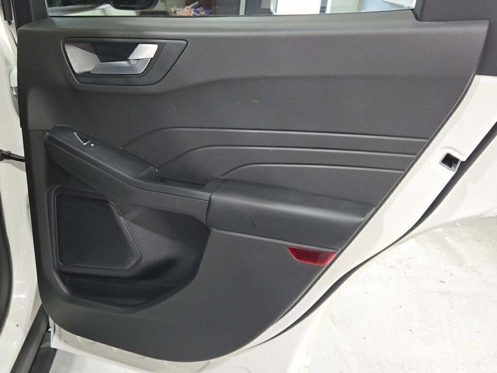 Used 2023 Ford Escape ST-Line Elite image 13