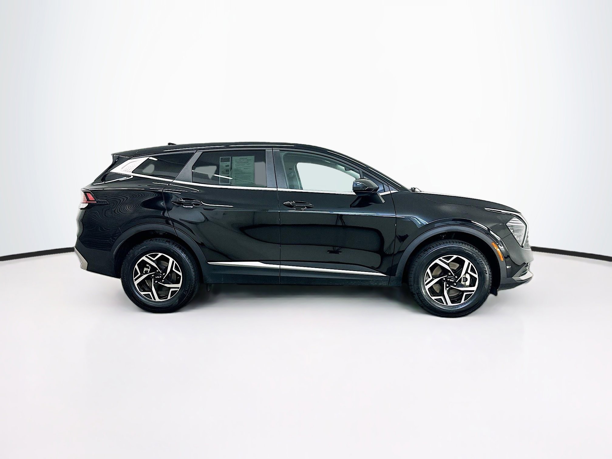 Used 2025 Kia Sportage LX AWD/4WD image 10