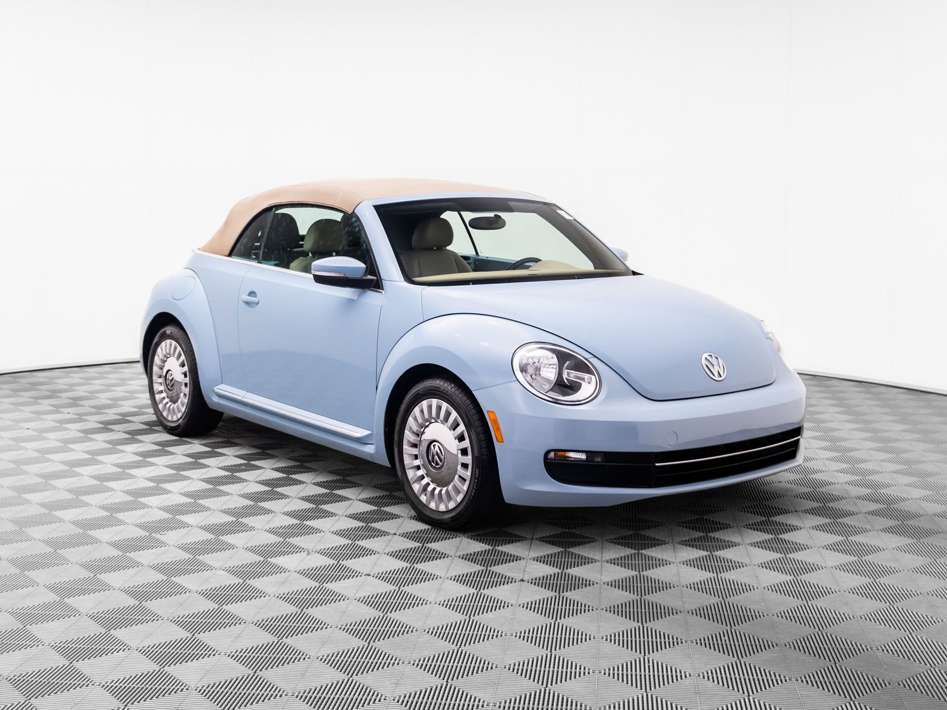 Used 2013 Volkswagen Beetle 2.5 FWD image 7