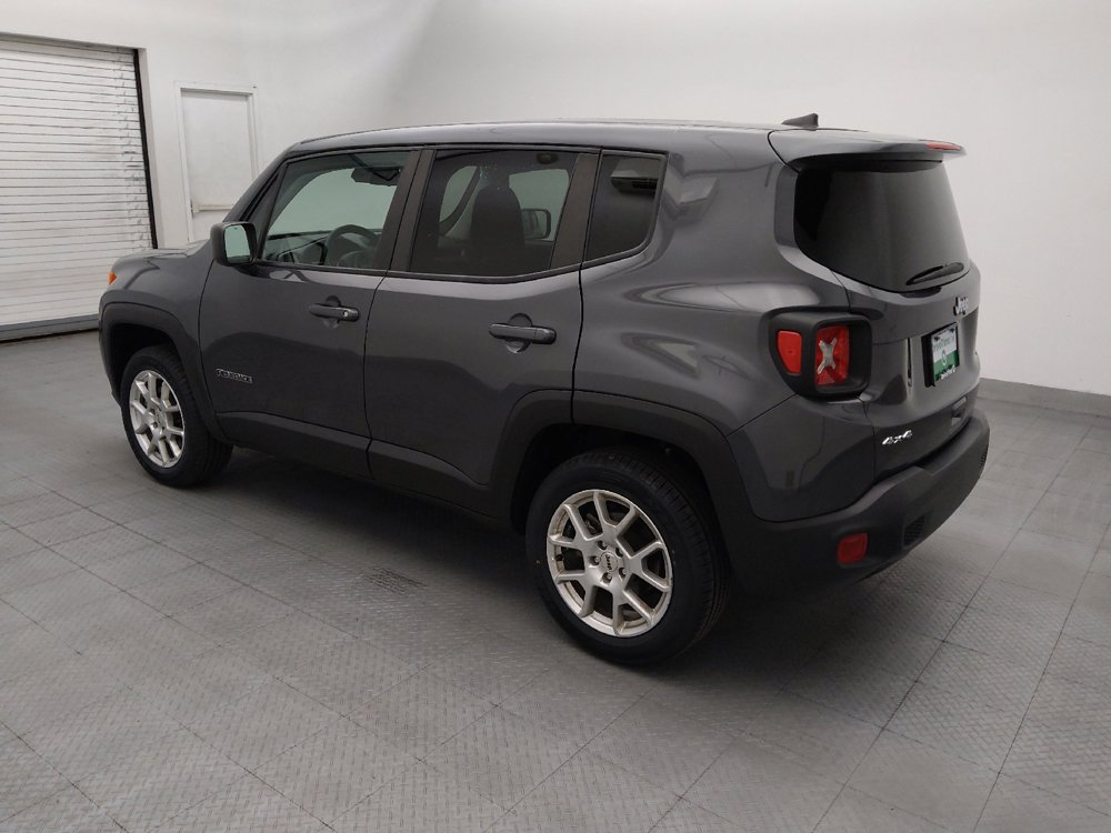 Used 2023 Jeep Renegade Latitude AWD/4WD image 3
