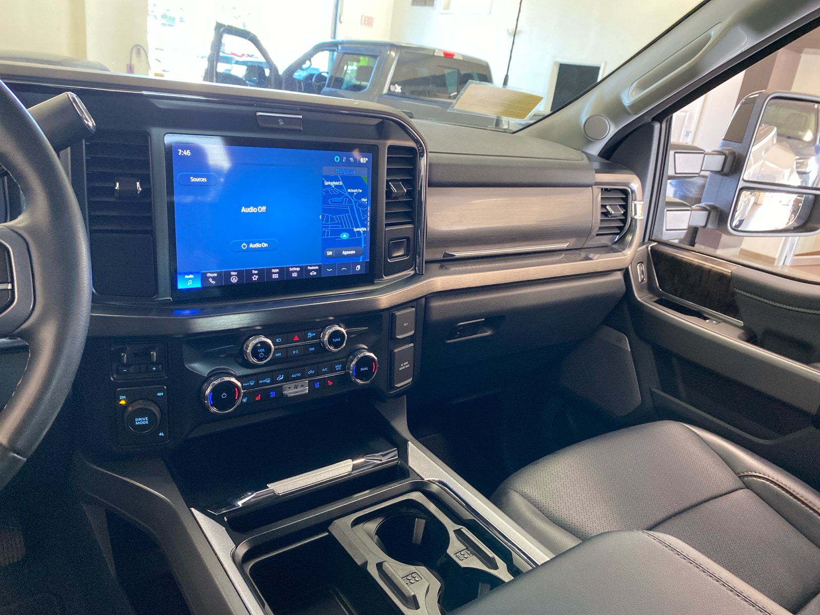 Used 2025 Ford F350 Lariat AWD/4WD image 12