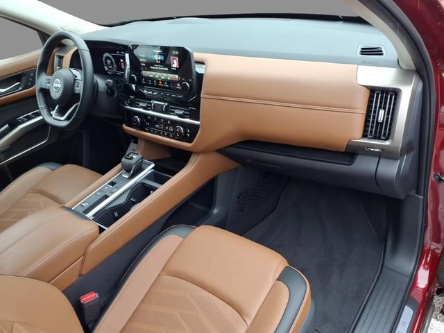 Certified 2025 Nissan Pathfinder Platinum w/ Cargo Package FWD image 13